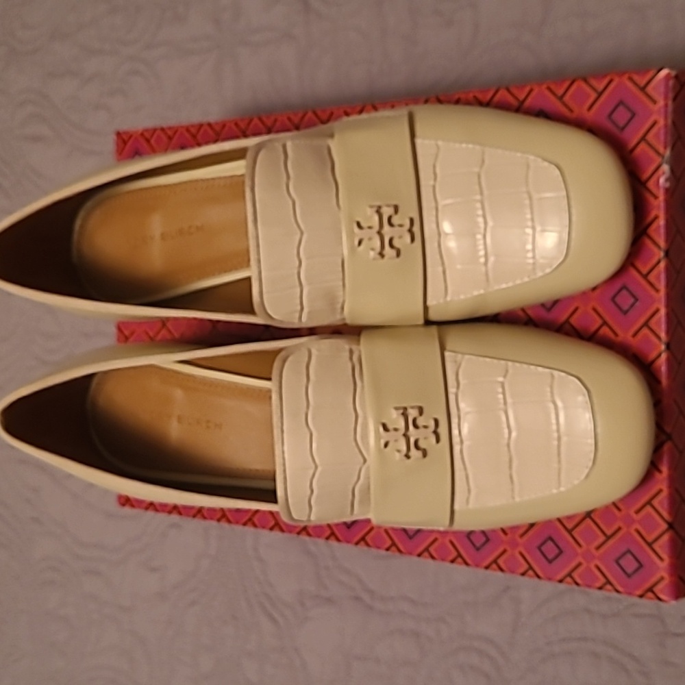 Tory Burch Cream Loafers